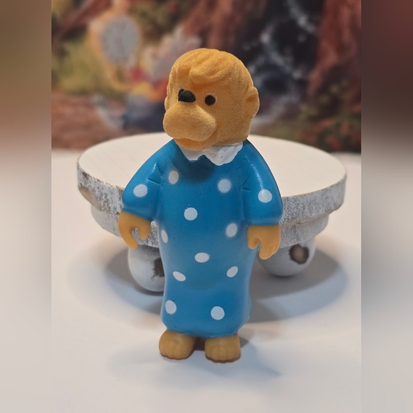 VINTAGE 1986 Berenstain Bears Mama Bear Plastic Figure Toy [ Read Details ] - Picture 2 of 13